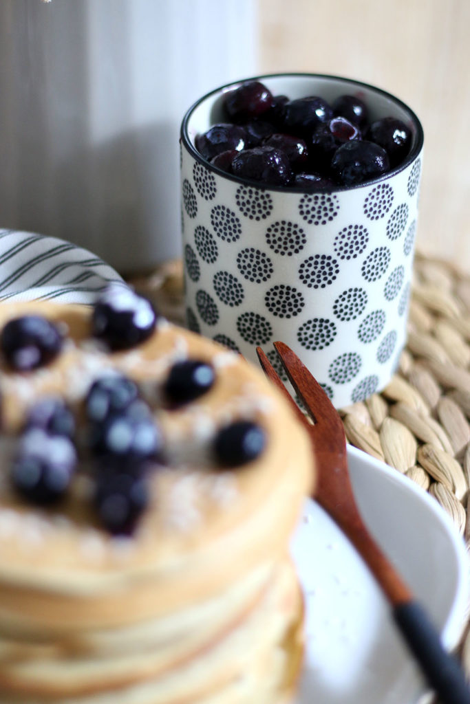 Pancakes au lait d'amande sans sucre - Le Petit Monde d'Elodie