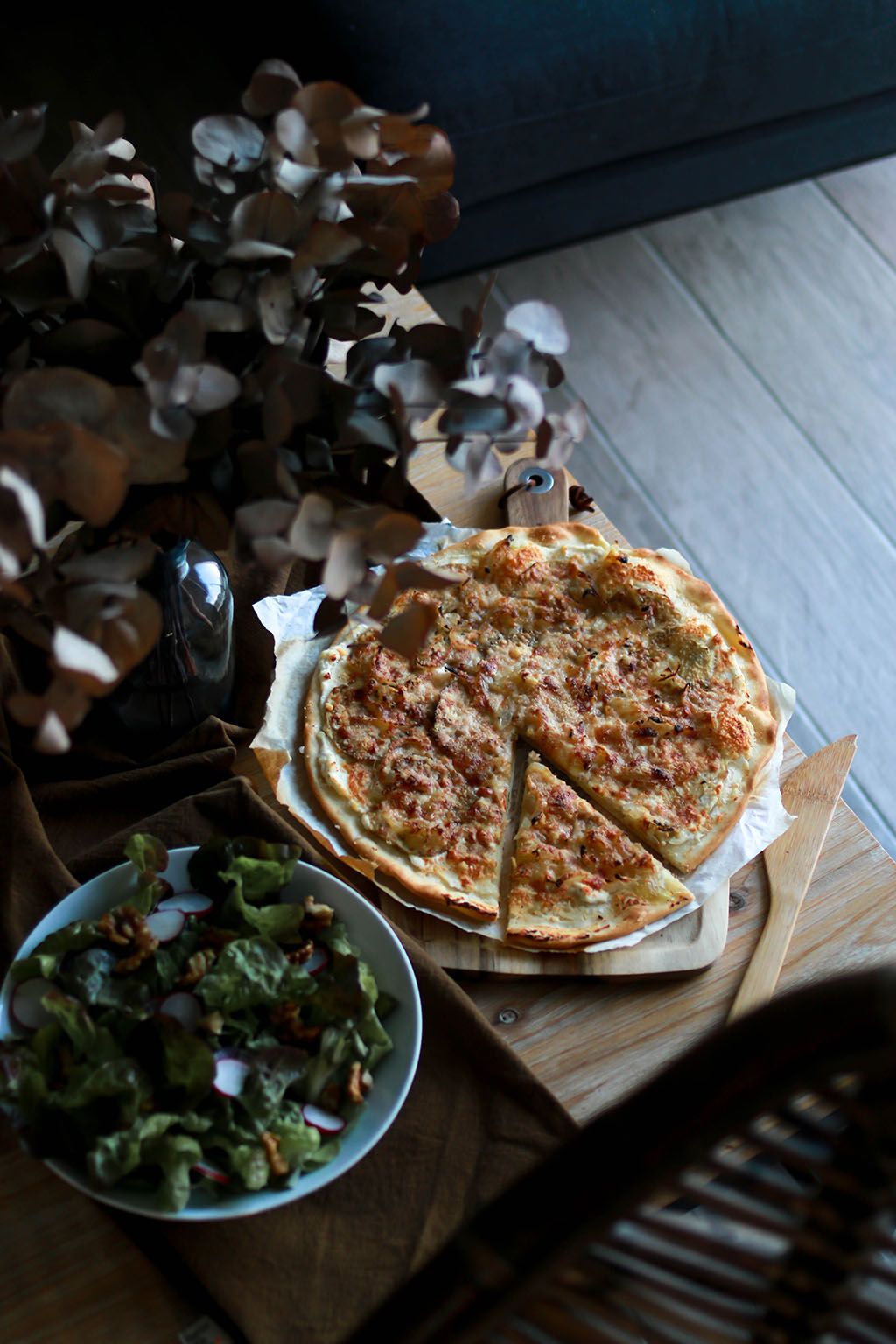 pizza végétarienne aubergine parmesan oignon