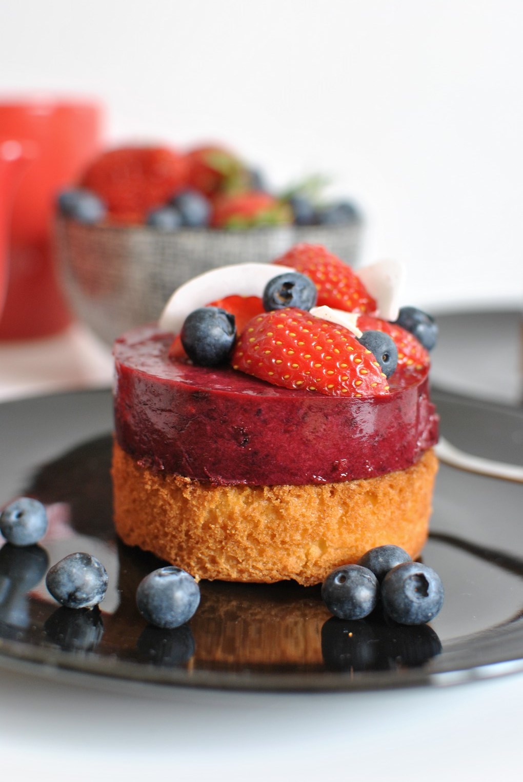 gâteau gourmand sablé et crème aux fruits rouges dessert food recette le petit monde d'elodie