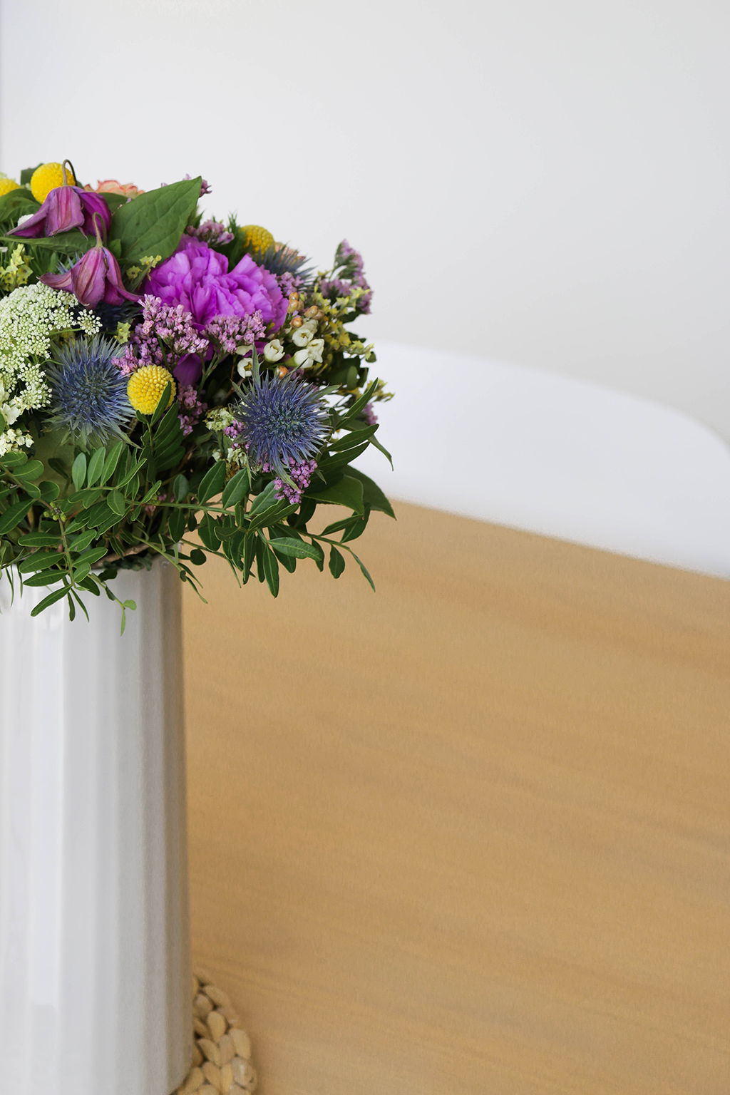 bouquet de fleurs sur une table